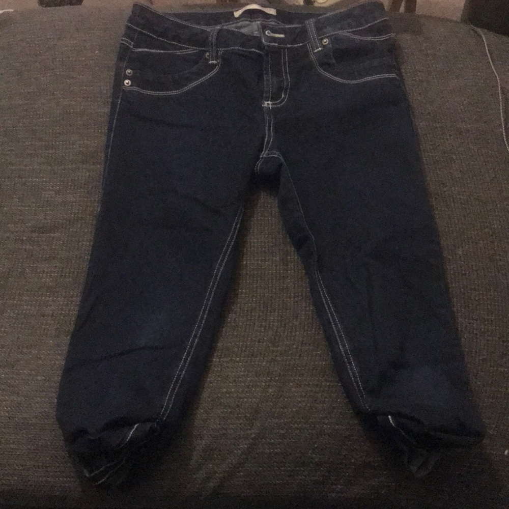 No Boundaries Jean Capris (Size 11)